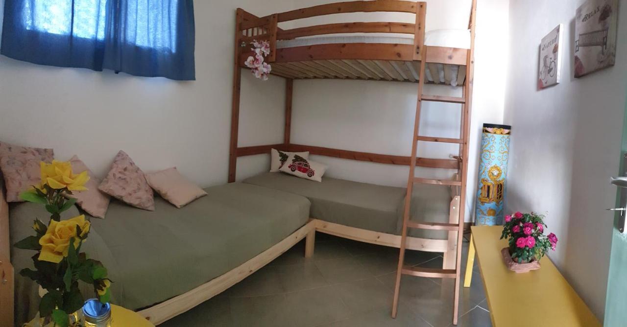阿沃拉Casa Vacanze Robinson别墅 外观 照片