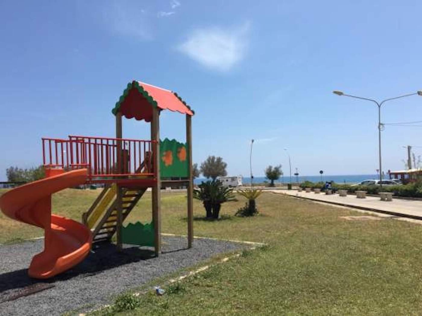 阿沃拉Casa Vacanze Robinson别墅 外观 照片