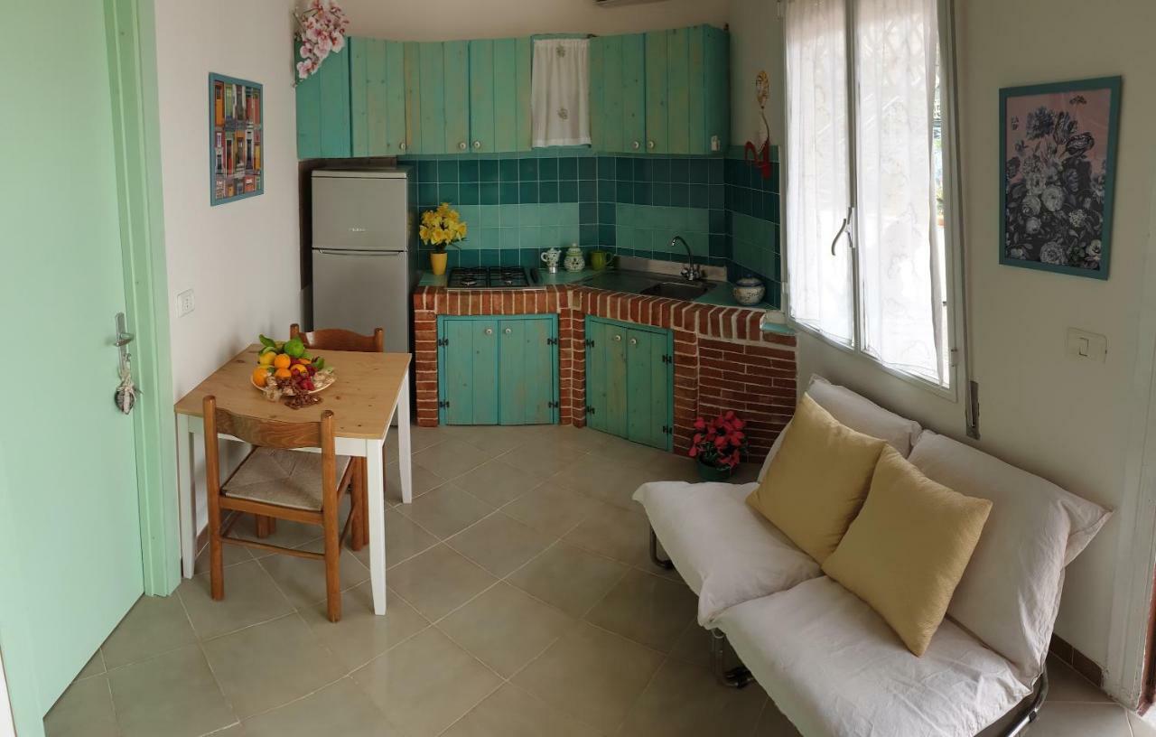 阿沃拉Casa Vacanze Robinson别墅 外观 照片