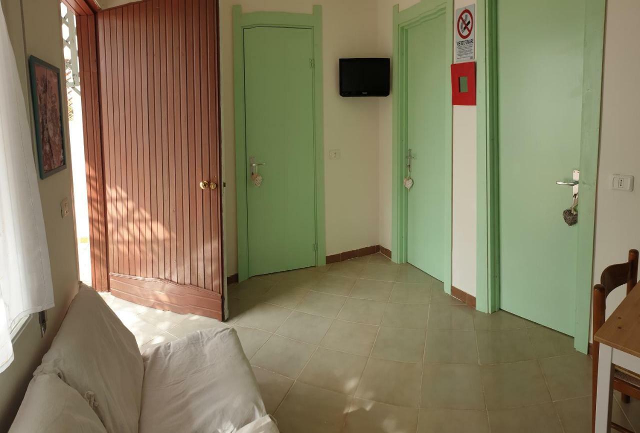 阿沃拉Casa Vacanze Robinson别墅 外观 照片